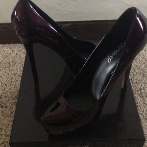 Dark Purple Patent leather high heels. BRAND NEW!
